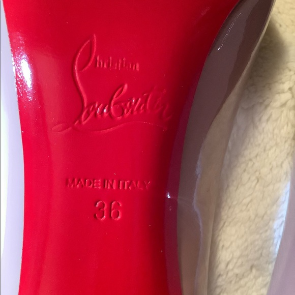 Christian Louboutin - Picture 6 of 9